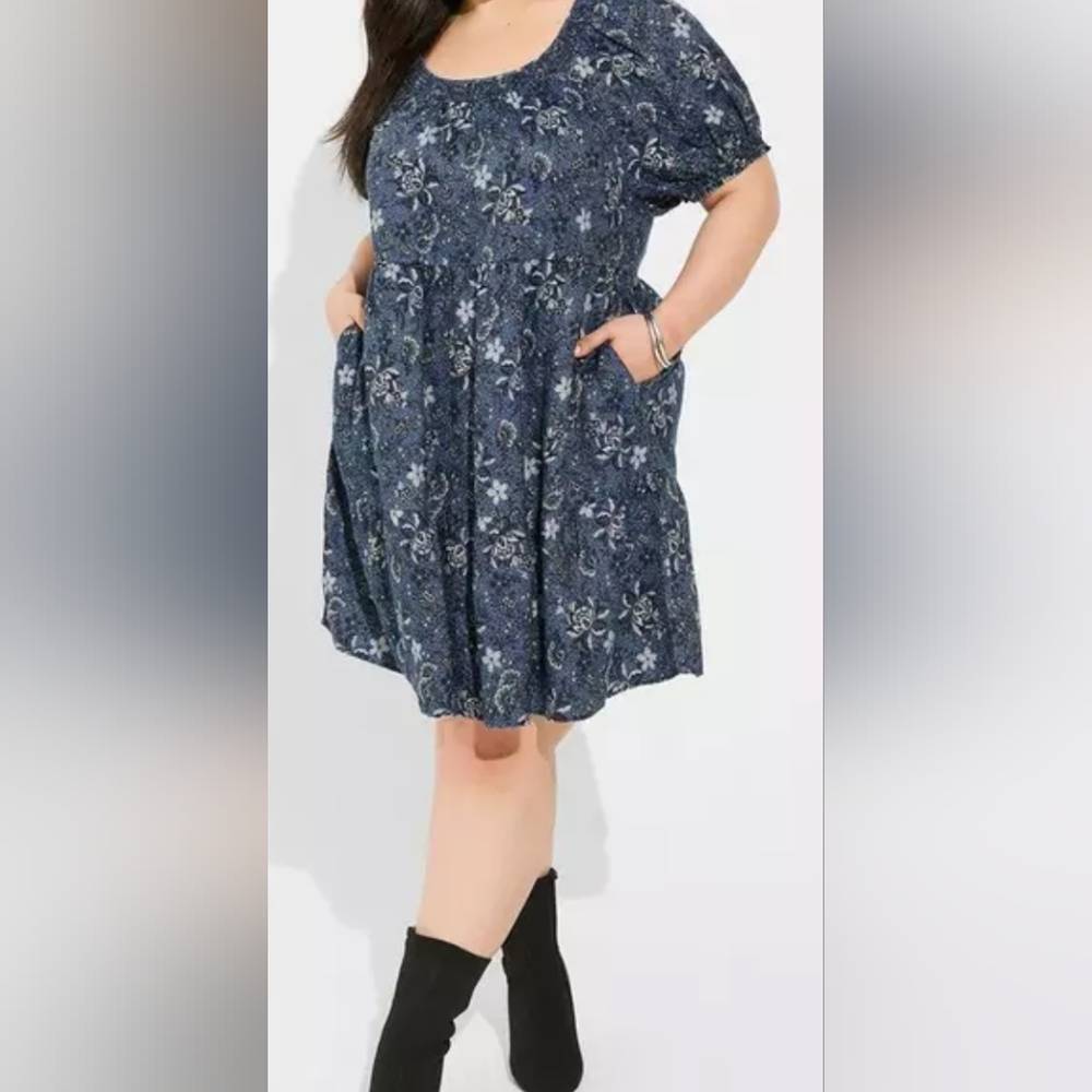 TORRID Mini Chambray Puff Sleeve Smocked Dress with a Tiered Skirt 1x/14-16 New